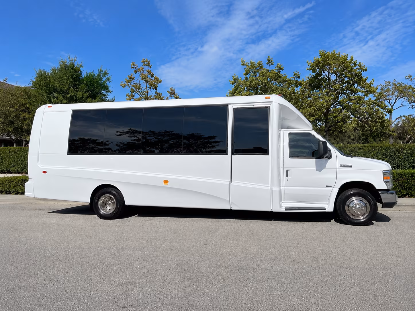 bus rentals for concerts and shows at ithink financial amphitheatre